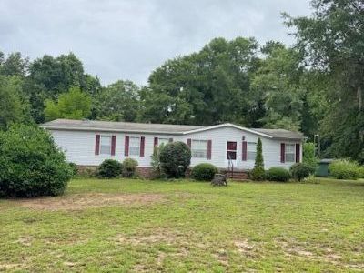 1137 Rugby Avenue, Summerton, SC 29148