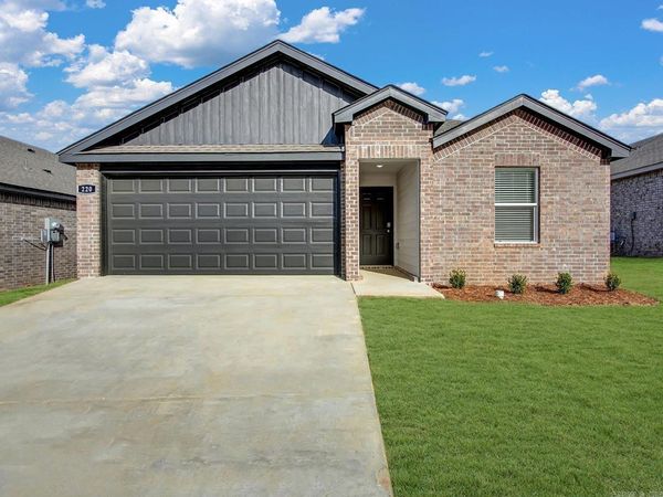 225 Stone Canyon Drive, Maumelle, AR 72113