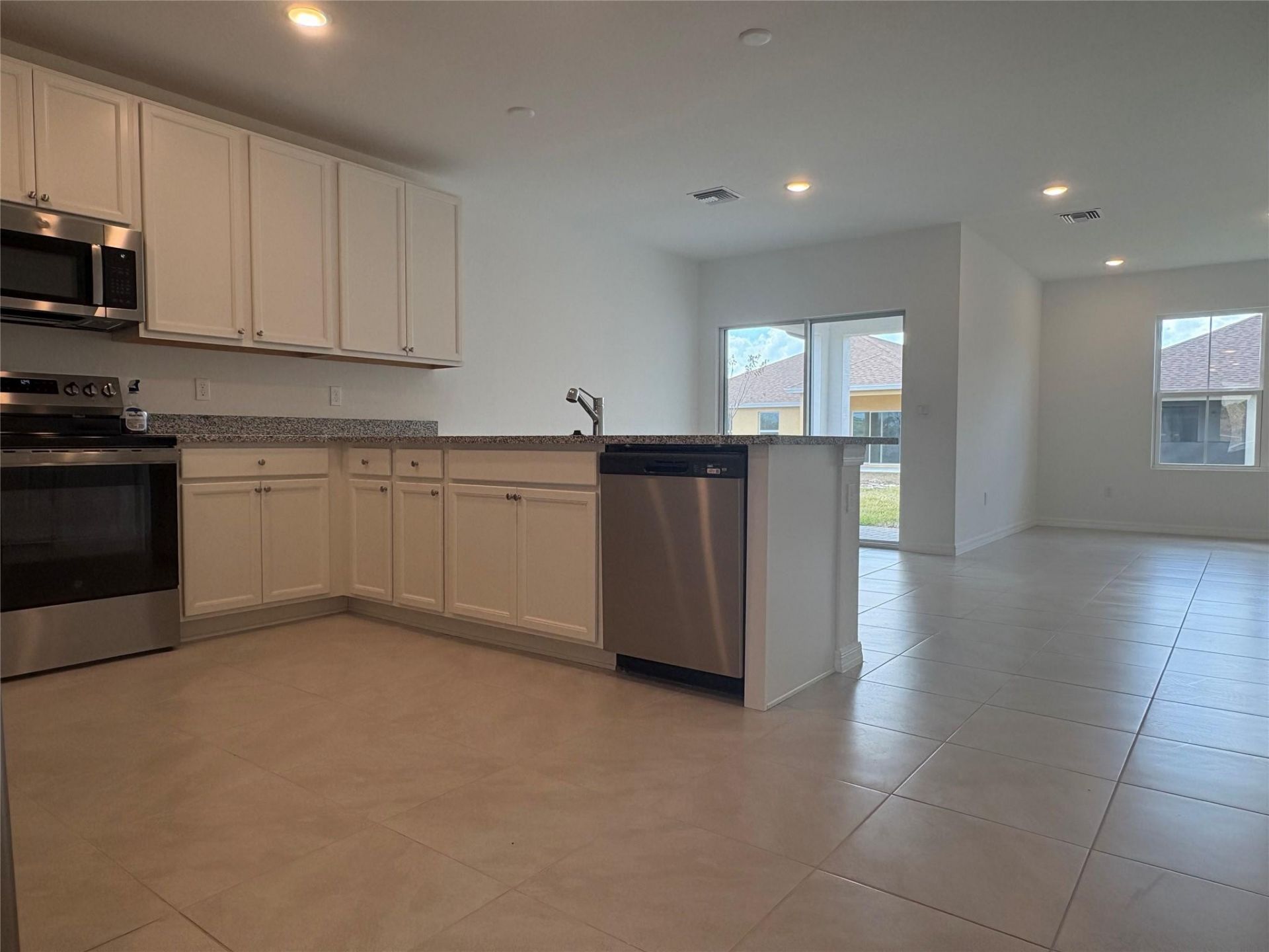 323 Seascape Dr, Fort Pierce, FL 34945 Photo