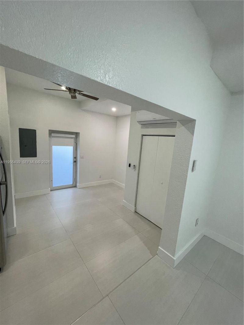 12715 NW 7th St, Miami, FL 33182 Photo