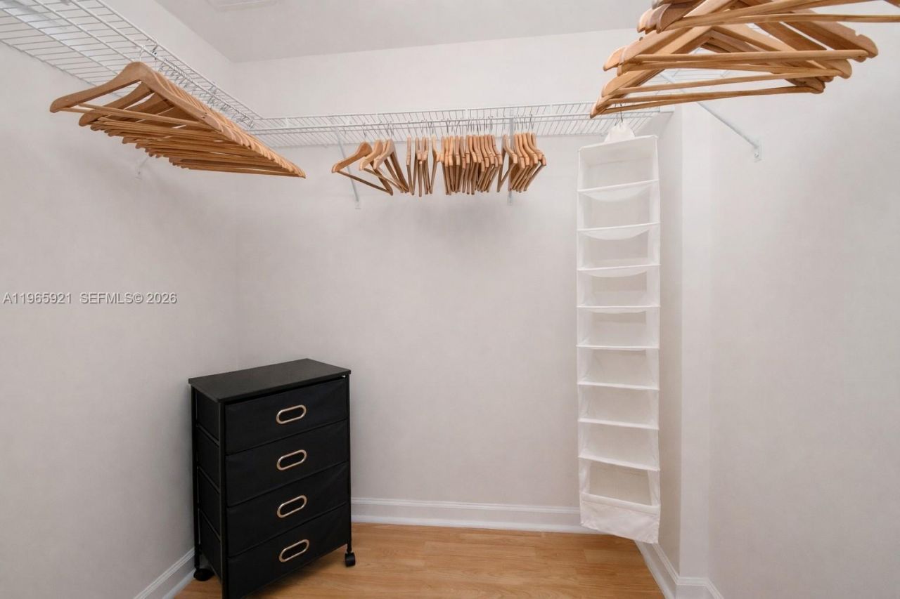 19501 W Country Club Dr , Unit 2415, Aventura, FL 33180 Photo