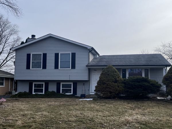 37227 N Hillside Drive, Lake Villa, IL 60046