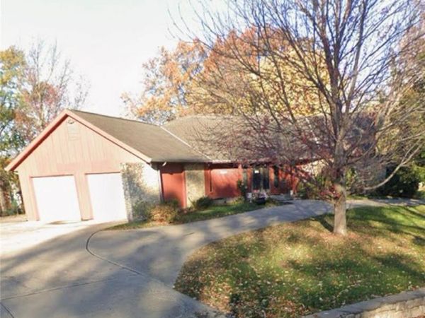 12325 Pinehurst Drive, Kansas City, KS 66109