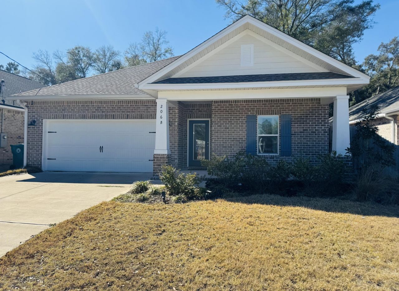 206 Niceville Avenue, Unit B, Niceville, FL 32578 Main Photo