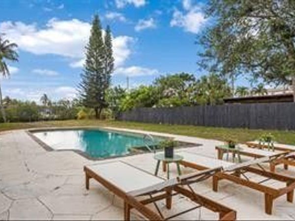 1751 NE 64th St, Fort Lauderdale, FL 33334