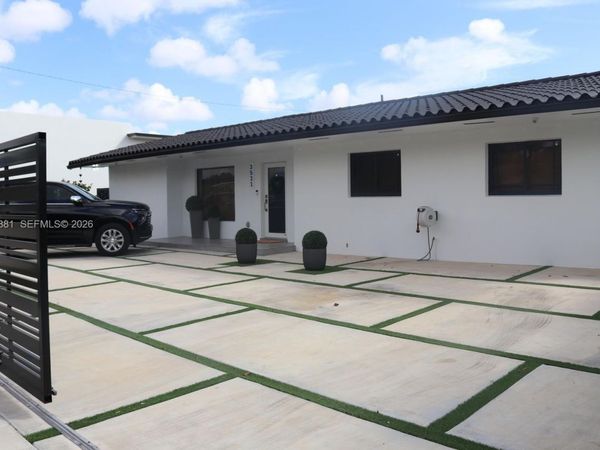 3521 SW 99th Ct, Miami, FL 33165