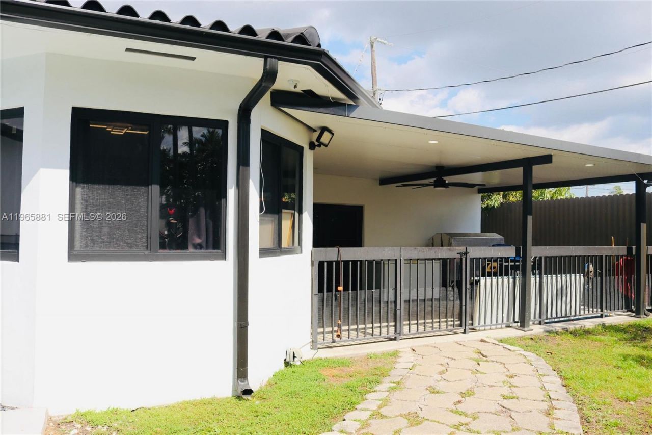 3521 SW 99th Ct, Miami, FL 33165 Photo