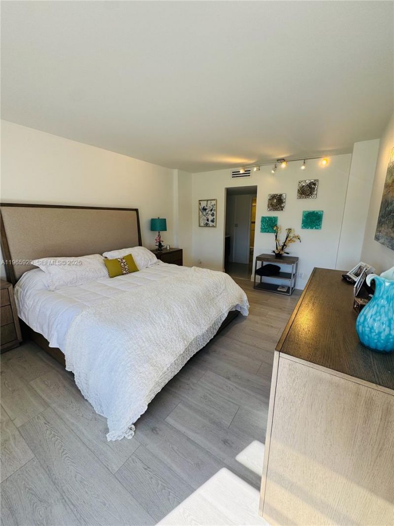 20335 W Country Club Dr, Unit 608, Aventura, FL 33180 Photo