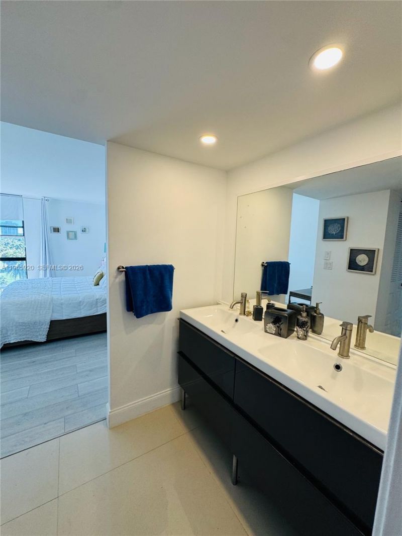 20335 W Country Club Dr, Unit 608, Aventura, FL 33180 Photo