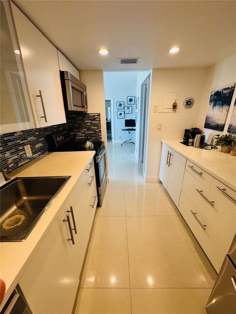 20335 W Country Club Dr, Unit 608, Aventura, FL 33180 Photo