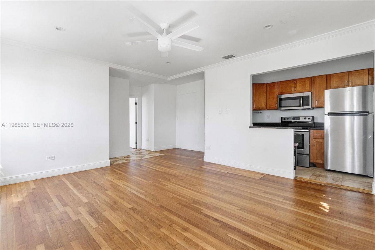 8200 Byron Ave , Unit 3, Miami Beach, FL 33141 Photo