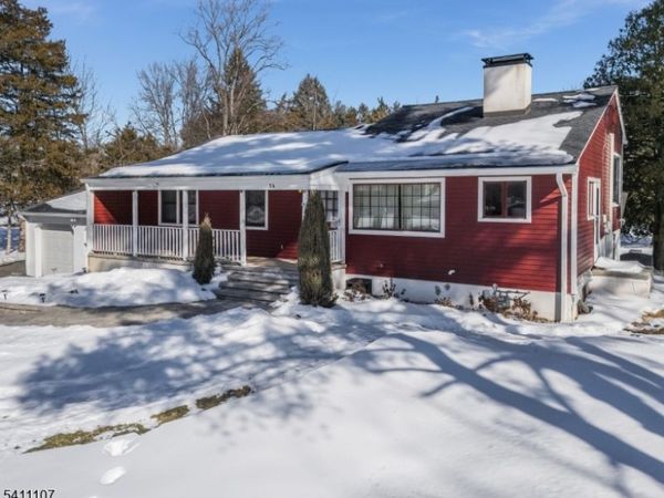 56 Deer Hill Rd, Clinton, NJ 08833