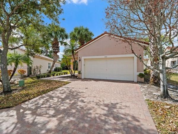 600 NW Treves Ct , Port St. Lucie, FL 34986