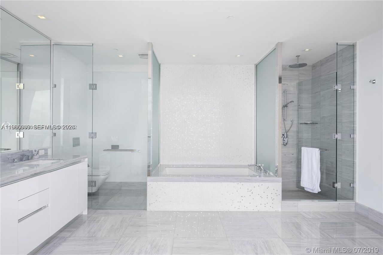 16901 Collins Ave , Unit 1905, Sunny Isles Beach, FL 33160 Photo