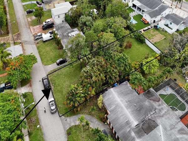 524 SW 5 Avenue, Hallandale Beach, FL 33009