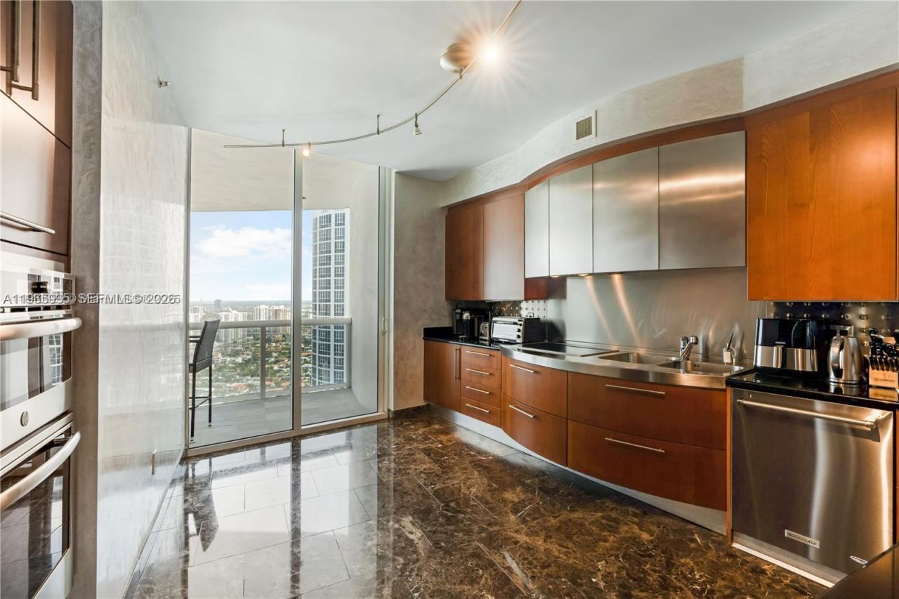 18101 Collins Ave , Unit 5008, Sunny Isles Beach, FL 33160 Photo