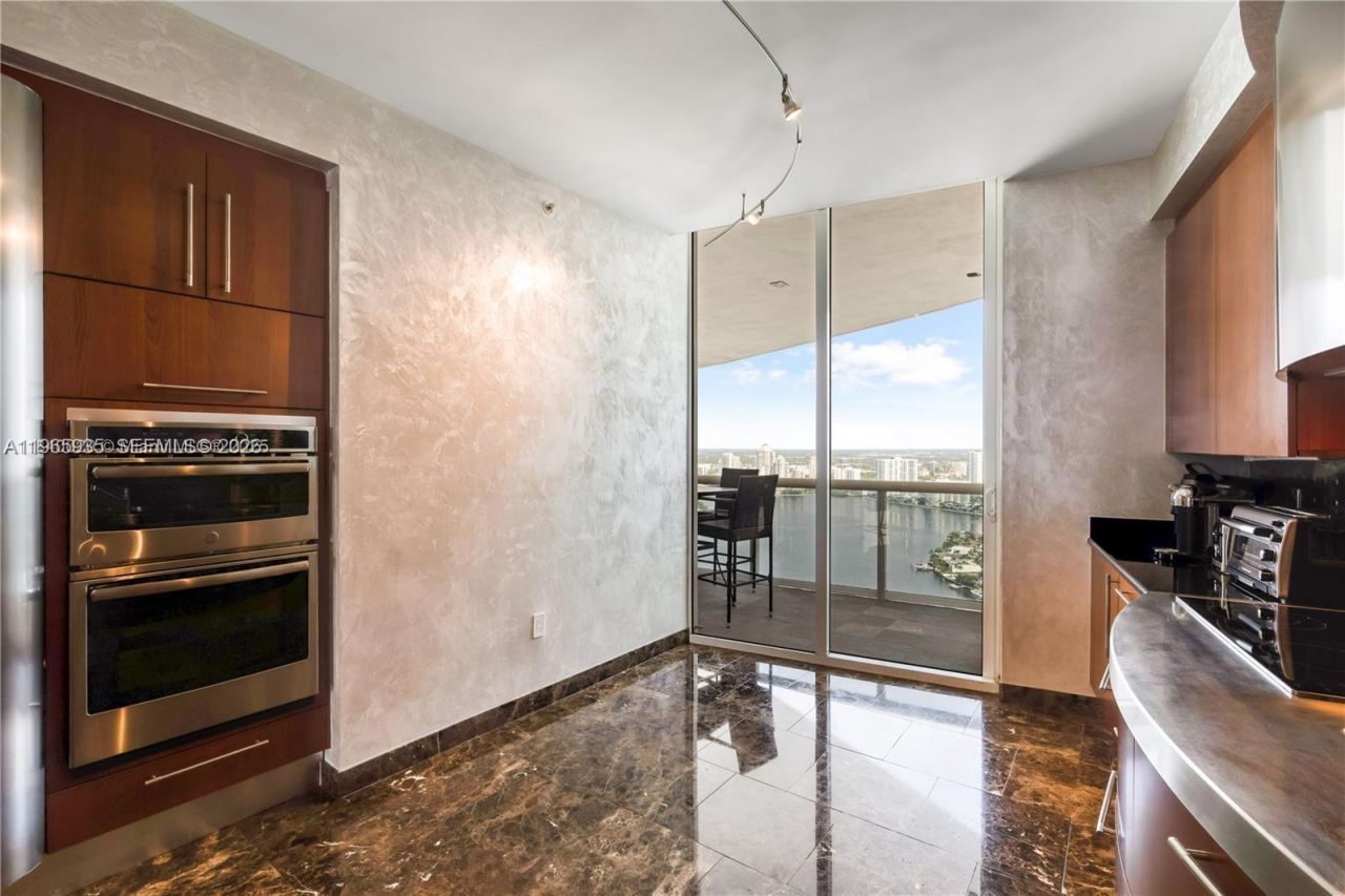 18101 Collins Ave , Unit 5008, Sunny Isles Beach, FL 33160 Photo