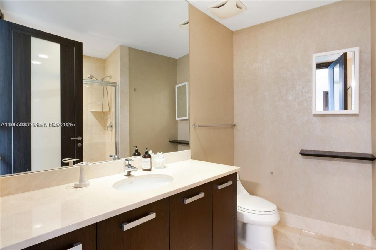 18101 Collins Ave , Unit 5008, Sunny Isles Beach, FL 33160 Photo