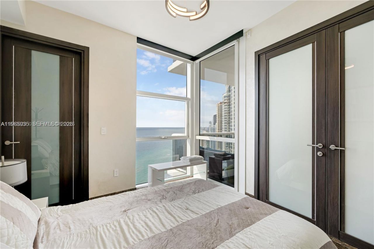 18101 Collins Ave , Unit 5008, Sunny Isles Beach, FL 33160 Photo