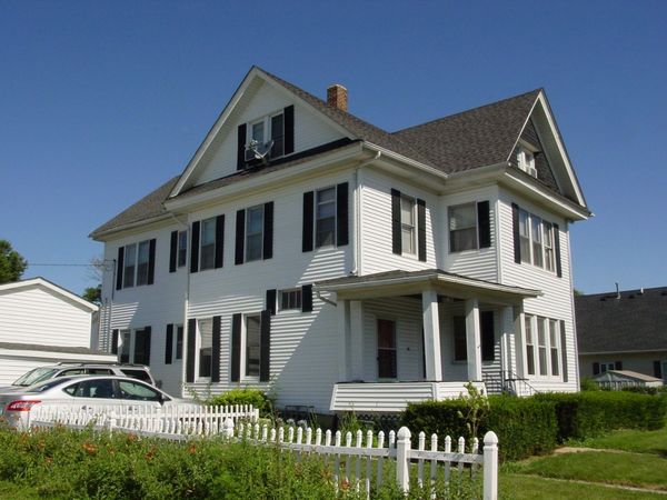 20-22 N Locust Street, Aurora, IL 60506