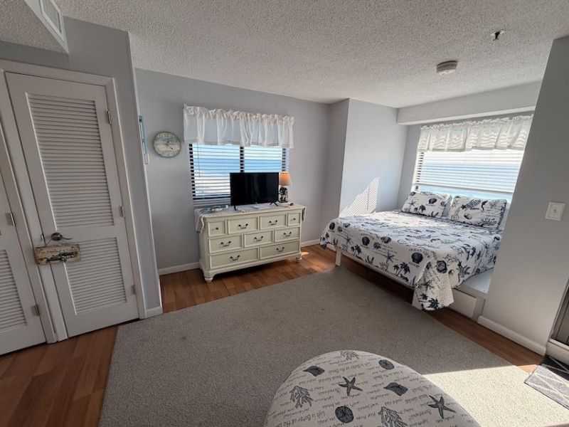 5905 S Kings Hwy.  Photo 4