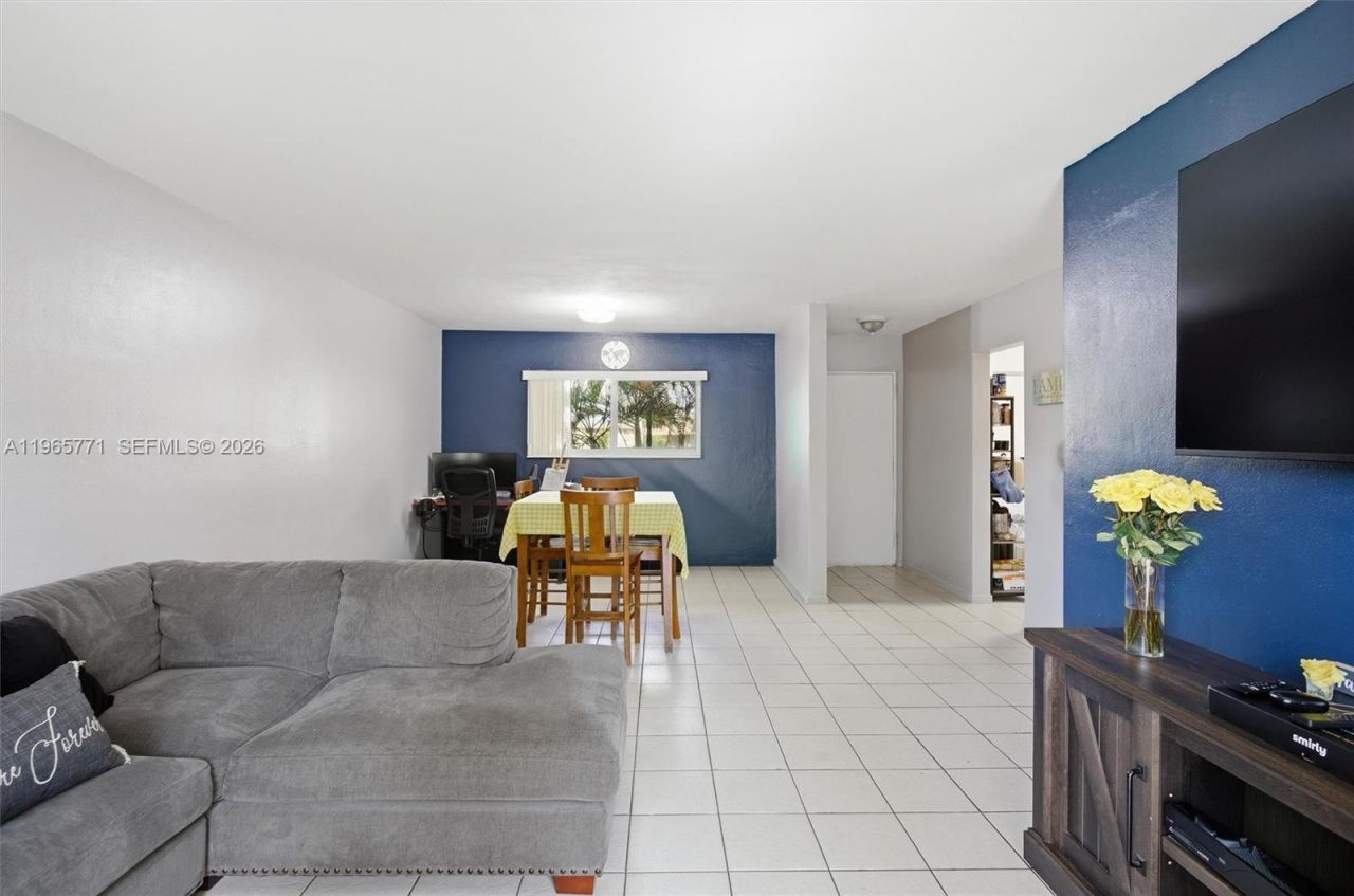 7400 Miami Lakes Dr, Unit D205, Miami Lakes, FL 33014 Photo