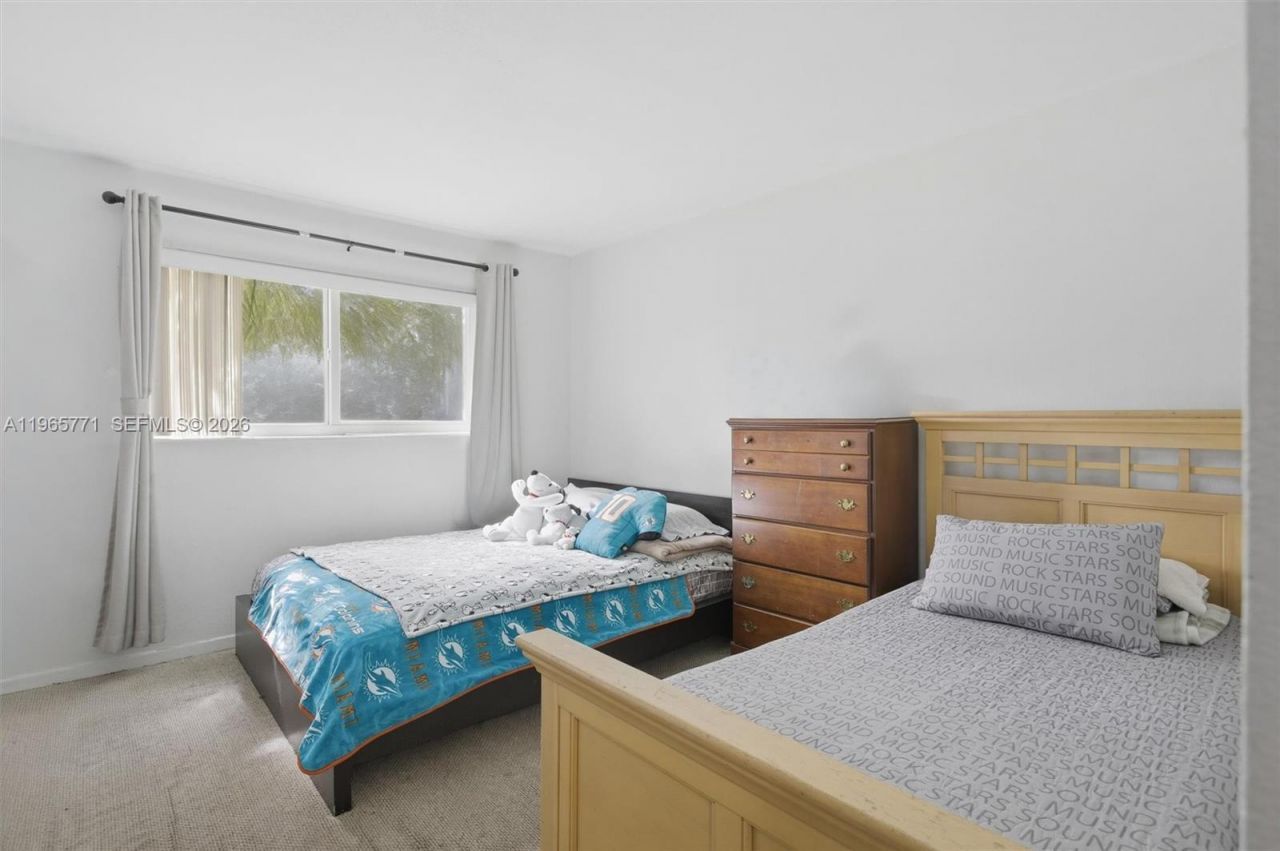 7400 Miami Lakes Dr, Unit D205, Miami Lakes, FL 33014 Photo