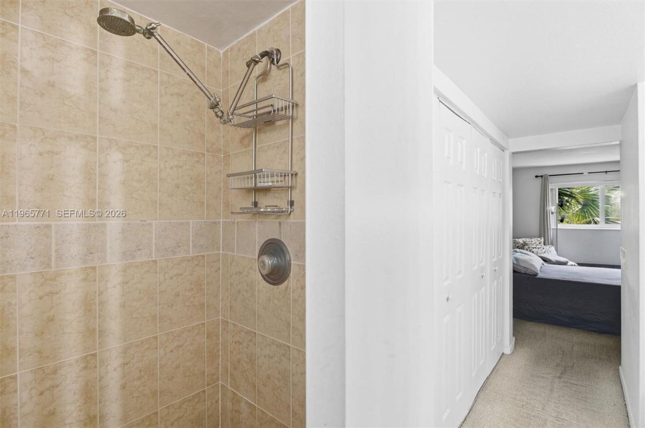7400 Miami Lakes Dr, Unit D205, Miami Lakes, FL 33014 Photo