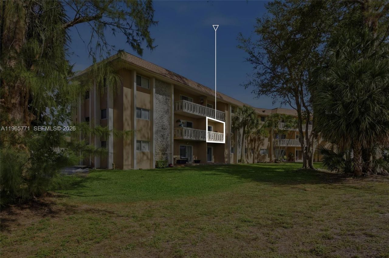 7400 Miami Lakes Dr, Unit D205, Miami Lakes, FL 33014 Photo