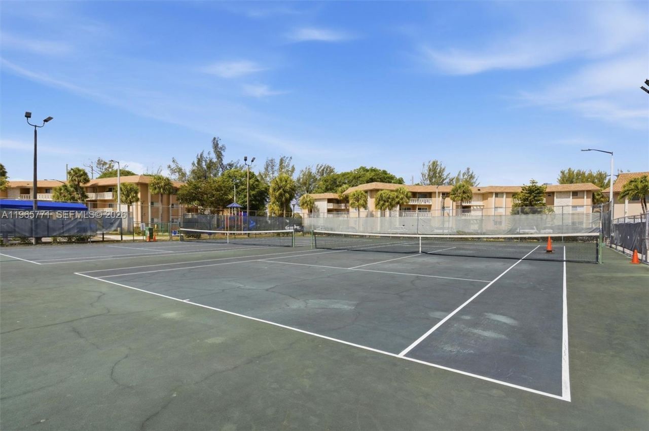 7400 Miami Lakes Dr, Unit D205, Miami Lakes, FL 33014 Photo