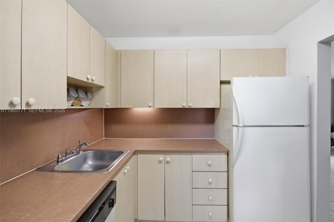 7400 Miami Lakes Dr, Unit D205, Miami Lakes, FL 33014 Photo