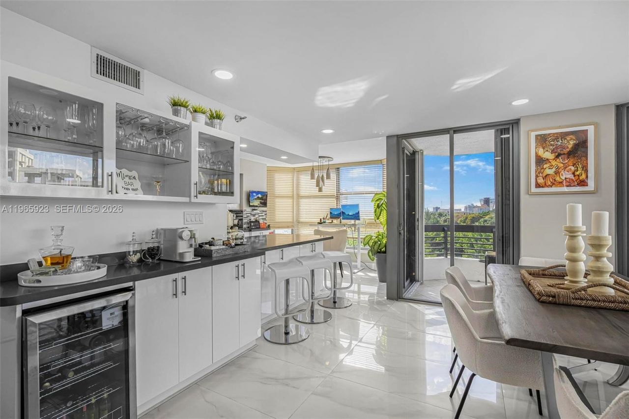 3500 Mystic Pointe Dr , Unit 604, Aventura, FL 33180 Photo