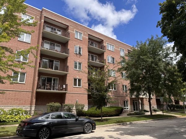 1378 Perry Street, Unit 412, Des Plaines, IL 60016
