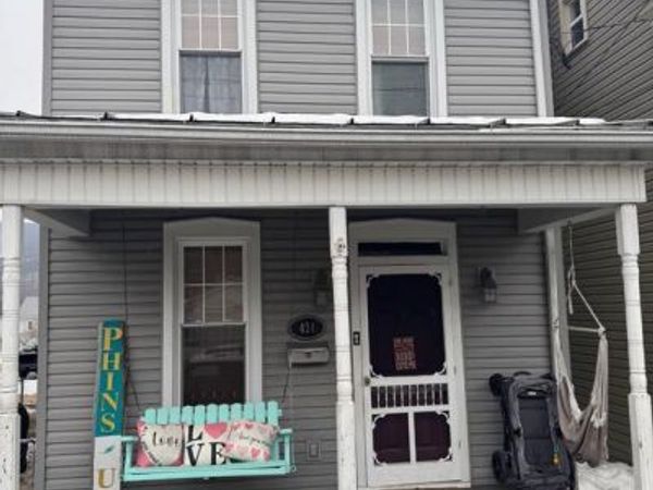 424 JULIAN STREET , WILLIAMSTOWN, PA 17098