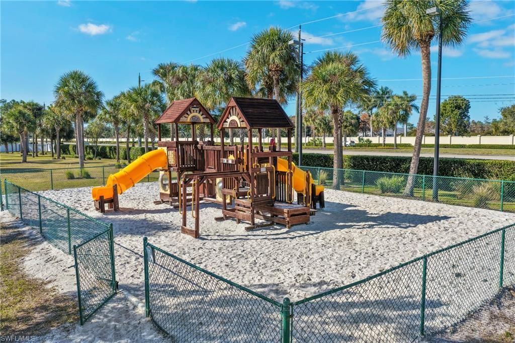 132 Santa Clara Dr, Unit 3, Naples, FL 34104 Photo