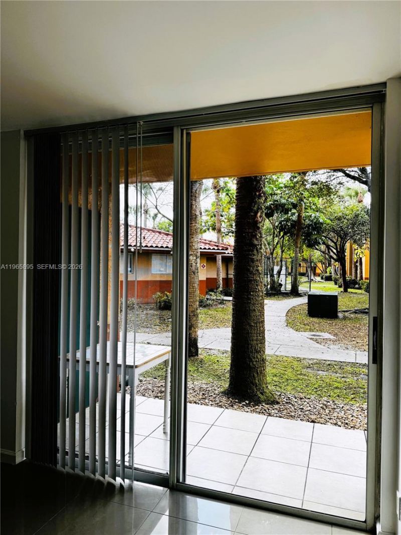 10725 Cleary Blvd, Unit 110, Plantation, FL 33324 Photo