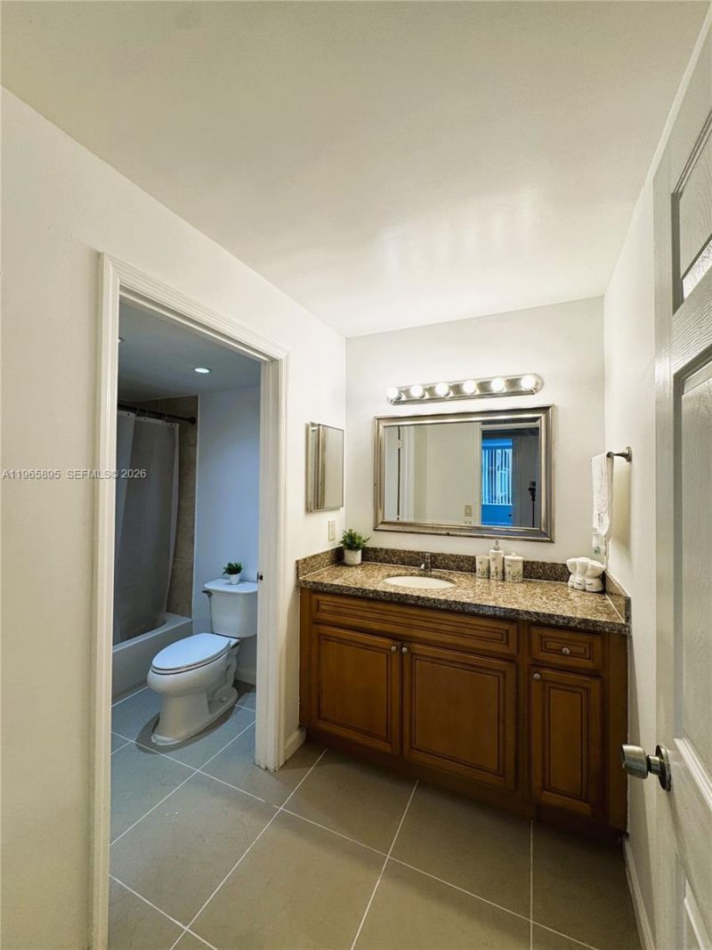 10725 Cleary Blvd, Unit 110, Plantation, FL 33324 Photo