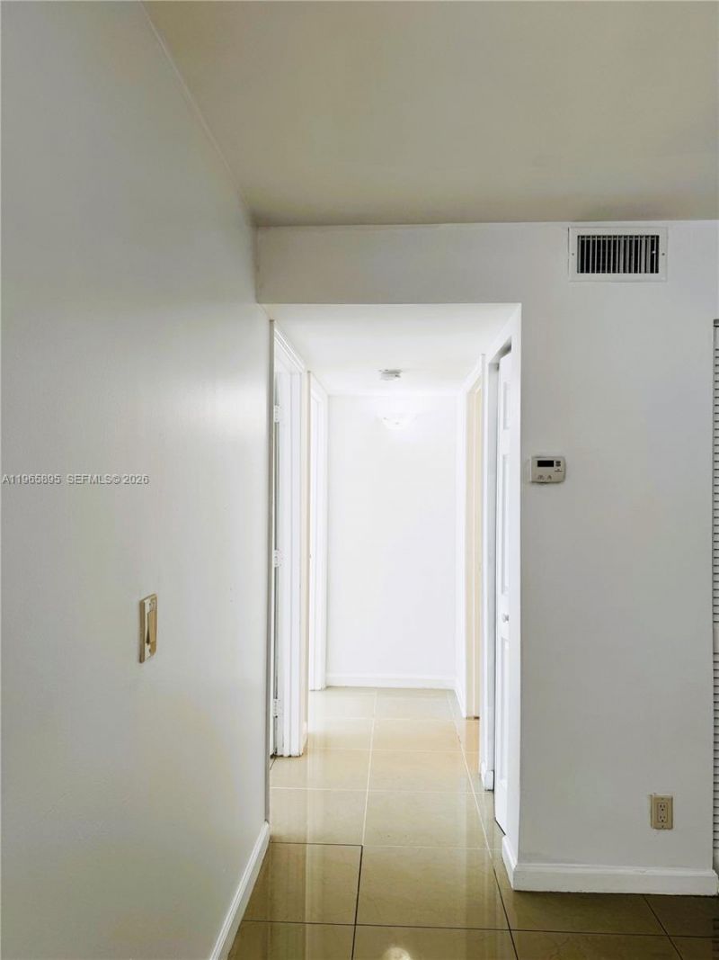 10725 Cleary Blvd, Unit 110, Plantation, FL 33324 Photo