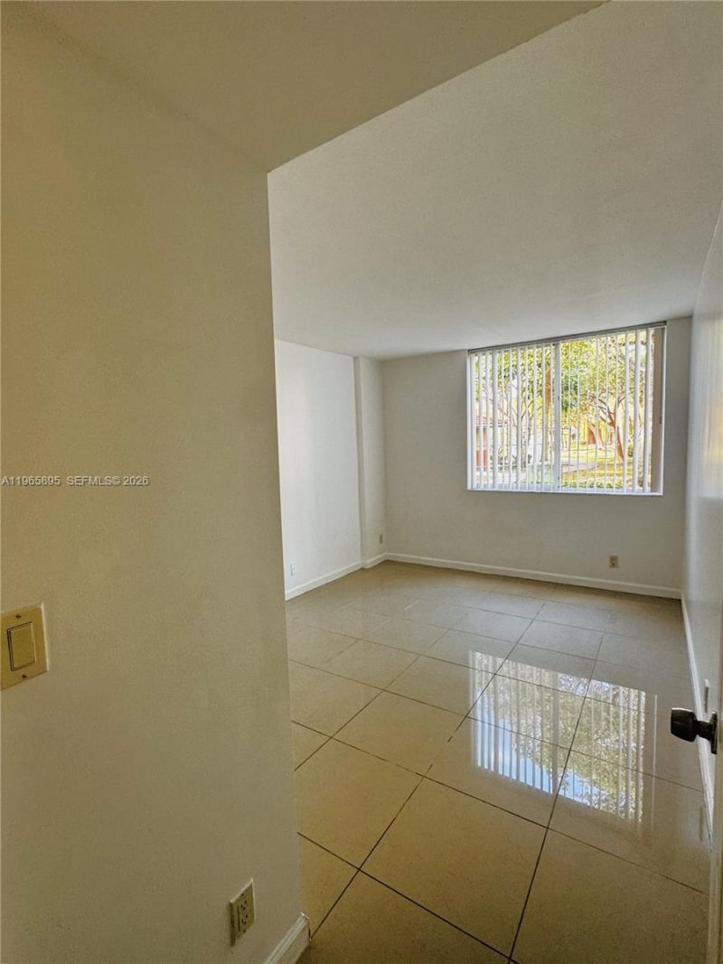 10725 Cleary Blvd, Unit 110, Plantation, FL 33324 Photo