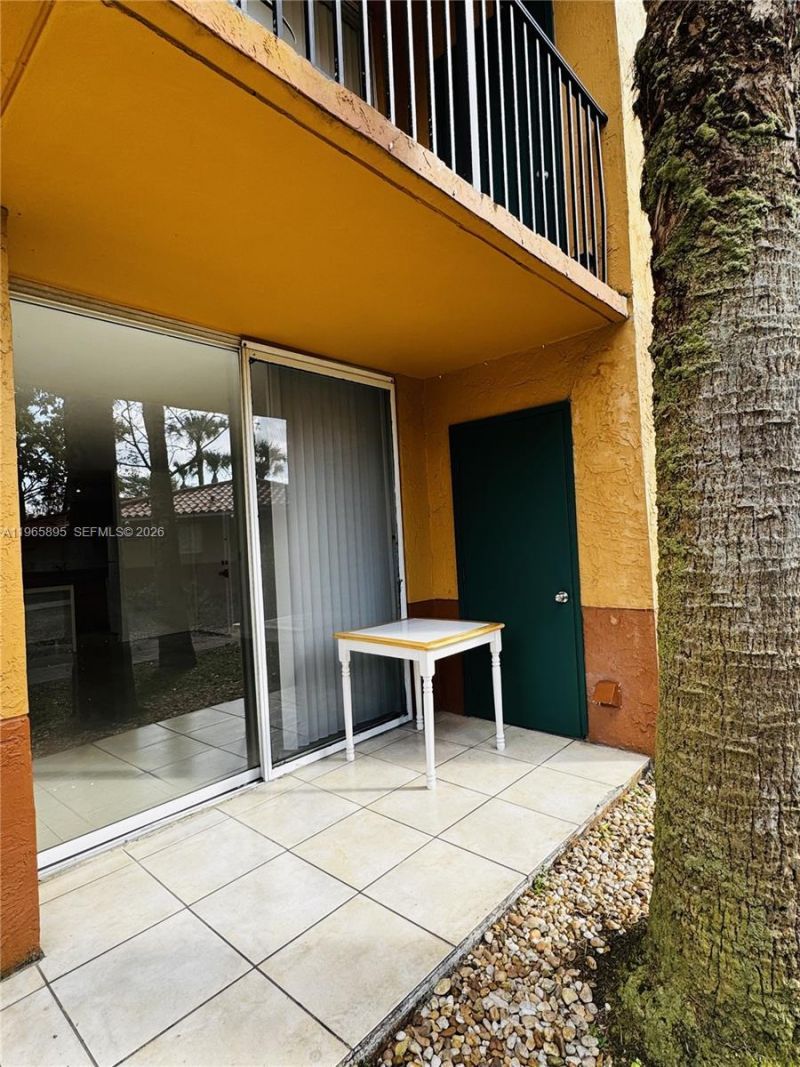 10725 Cleary Blvd, Unit 110, Plantation, FL 33324 Photo