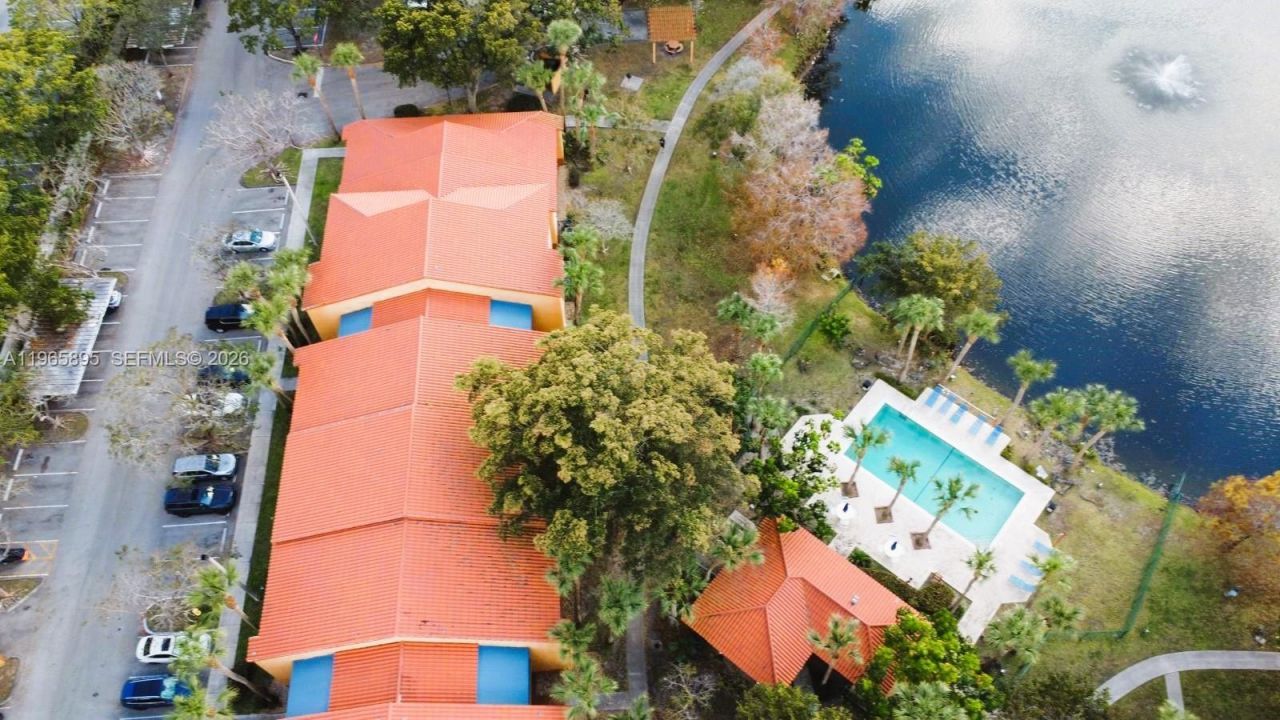 10725 Cleary Blvd, Unit 110, Plantation, FL 33324 Photo