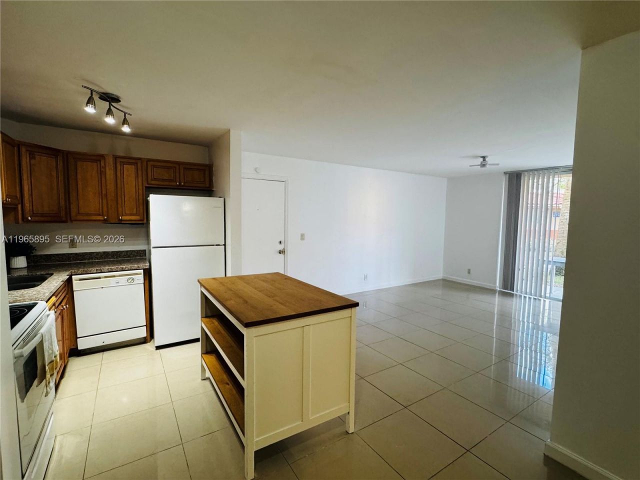 10725 Cleary Blvd, Unit 110, Plantation, FL 33324 Photo