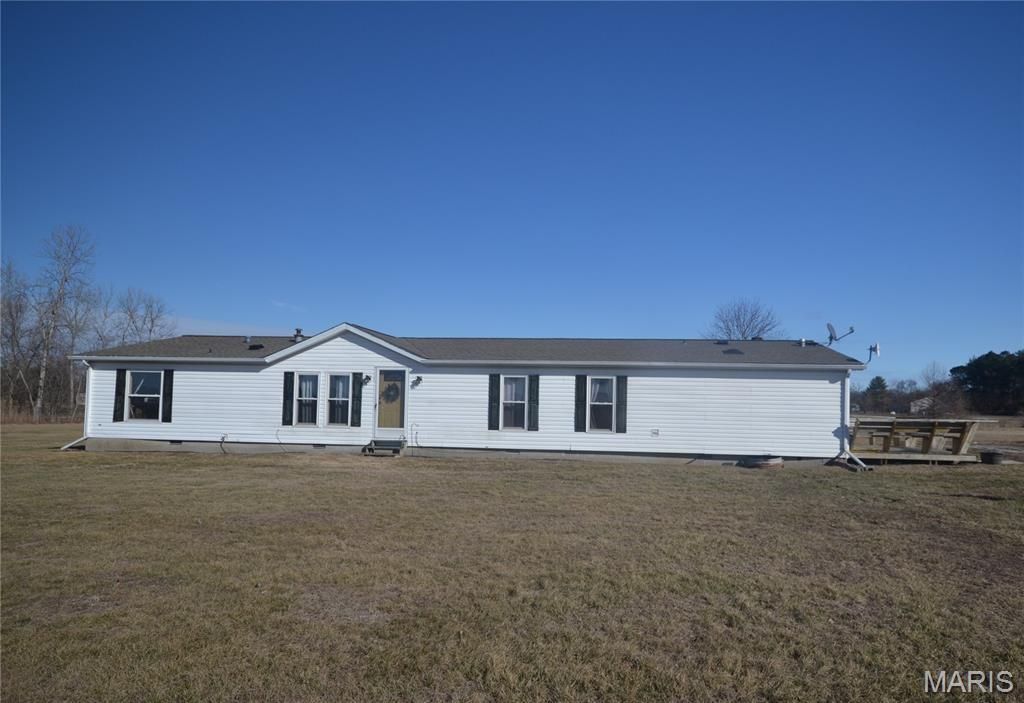 4632 State Route 4, Mascoutah, IL 62258 Main Photo