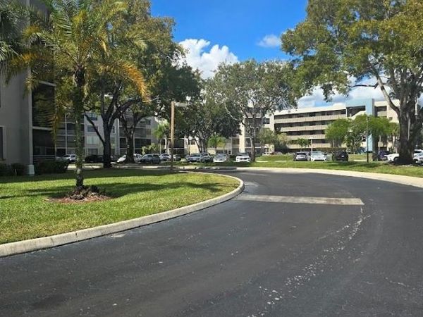 1101 Colony Point Cir, Unit 404, Pembroke Pines, FL 33026
