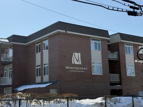 40 Heather St, Unit 204, Beverly, MA 01915