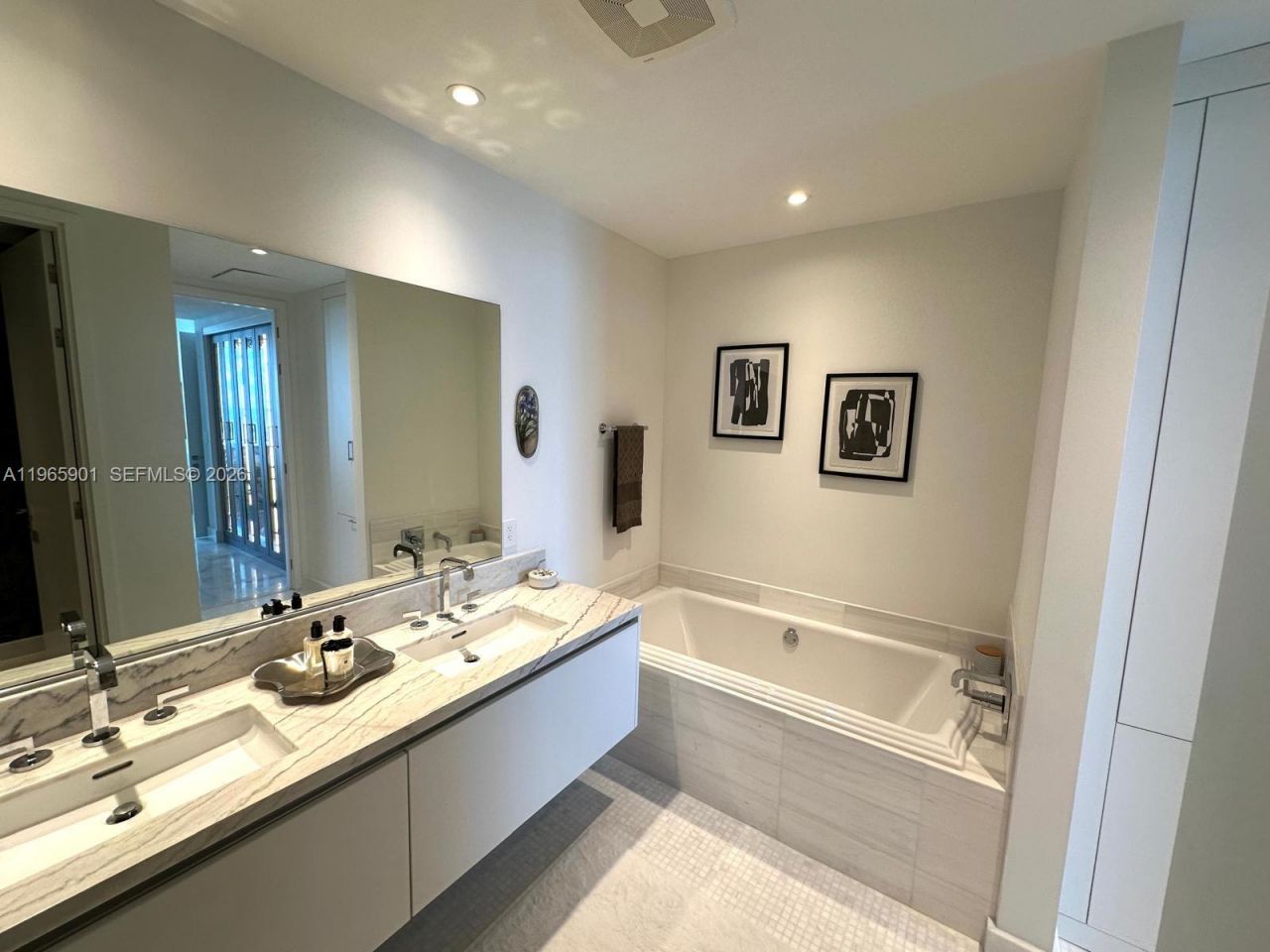 700 NE 26th Ter, Unit 5401, Miami, FL 33137 Photo