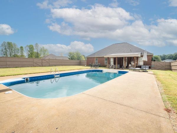 52 Braden Cv, Rogersville, AL