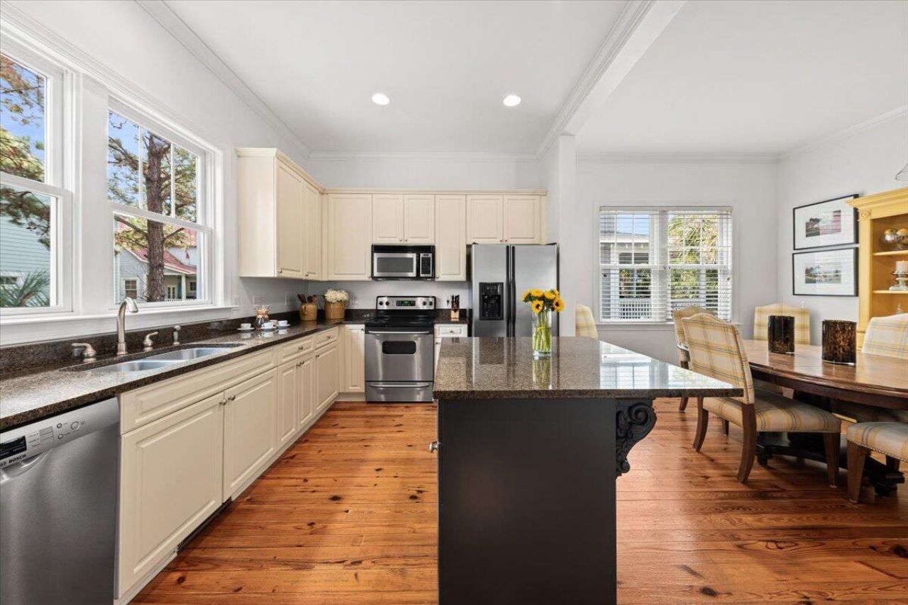 4021 Bridle Trail Drive Photo 4