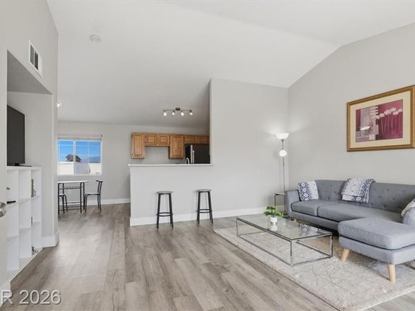 1401 N Michael Way, Unit 220, Las Vegas, NV 89108