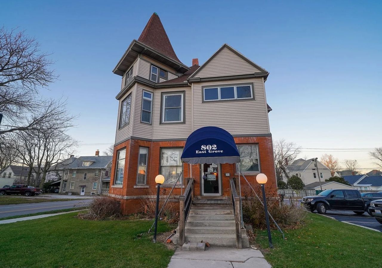 802 E Grove Street, Bloomington, IL 61701 Main Photo